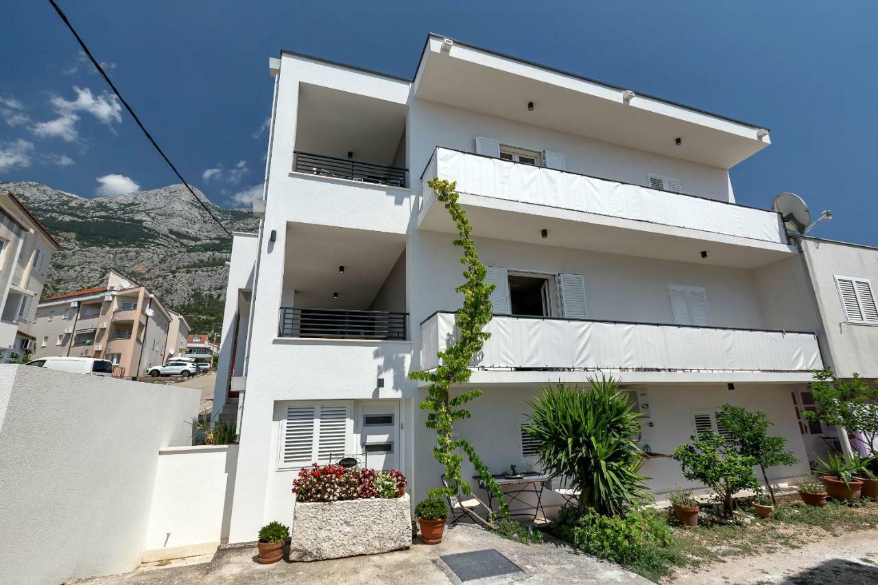 Apartman For 4 - Lovreta Makarska Bagian luar foto